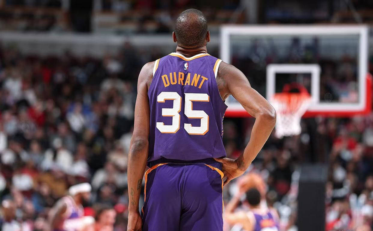 爱游戏官网杜兰特重返赛场，爆冷首场状态出色，皇家马德里观众沸腾！的简单介绍