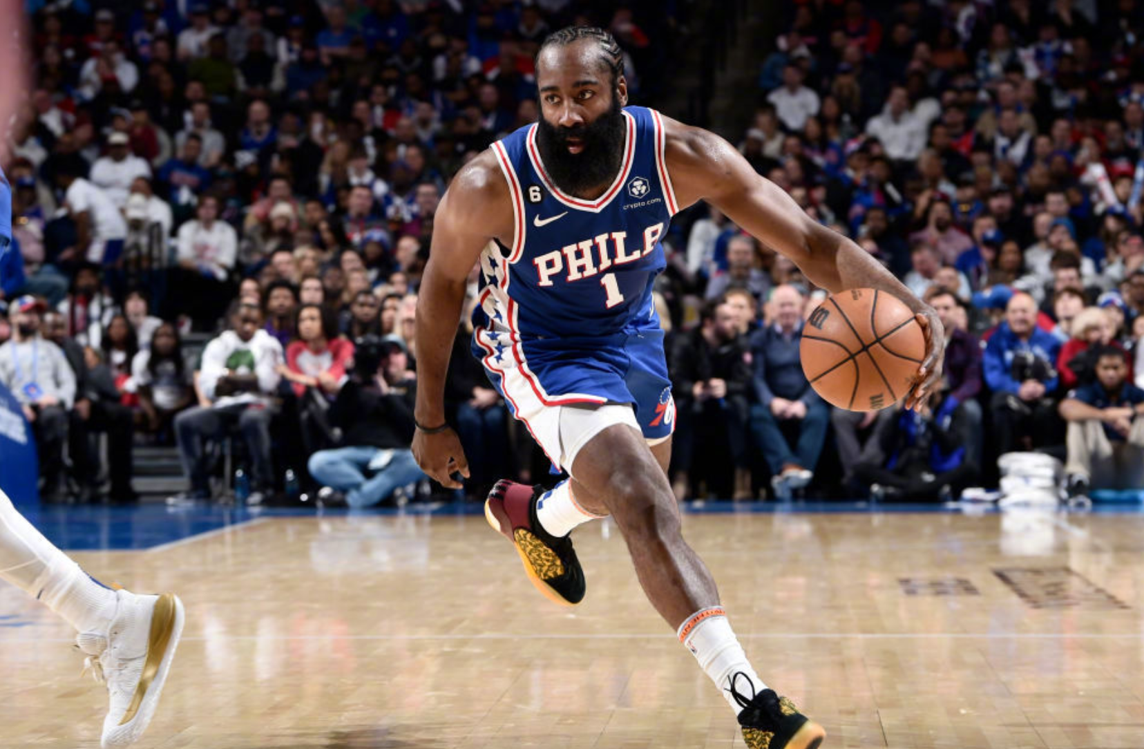 爱游戏蒂姆重要时刻表现优异，篮网带队取胜！再创辉煌时刻(蒂姆网球直播)