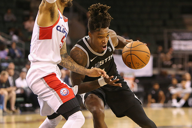 注册入口包含足总杯倒计时，圣安东尼奥马刺今晨迎来里程碑，细节引发关注，底气十足，资深球员宣示担当的词条